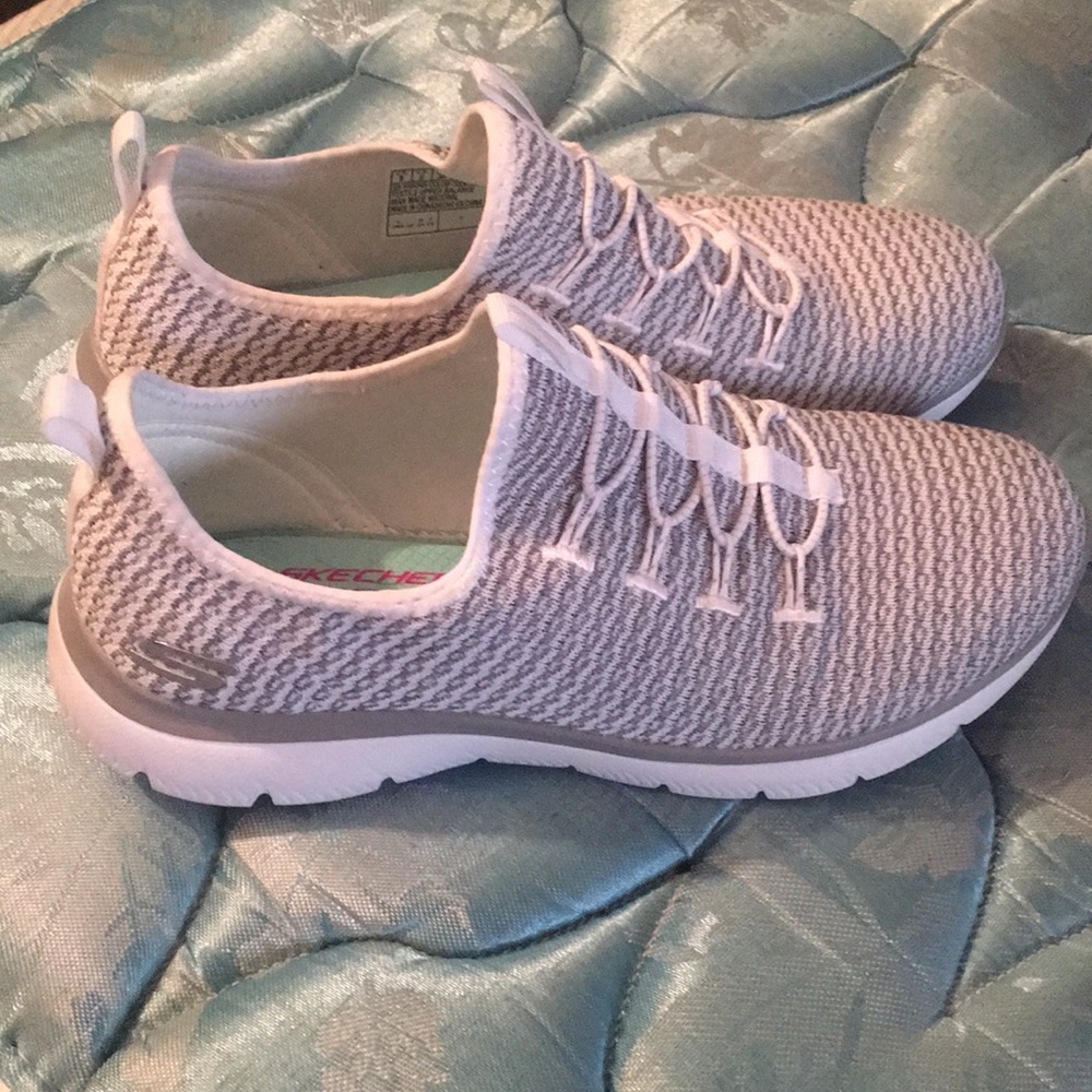 Brand new Skechers Size 8 Slip On Sneakers